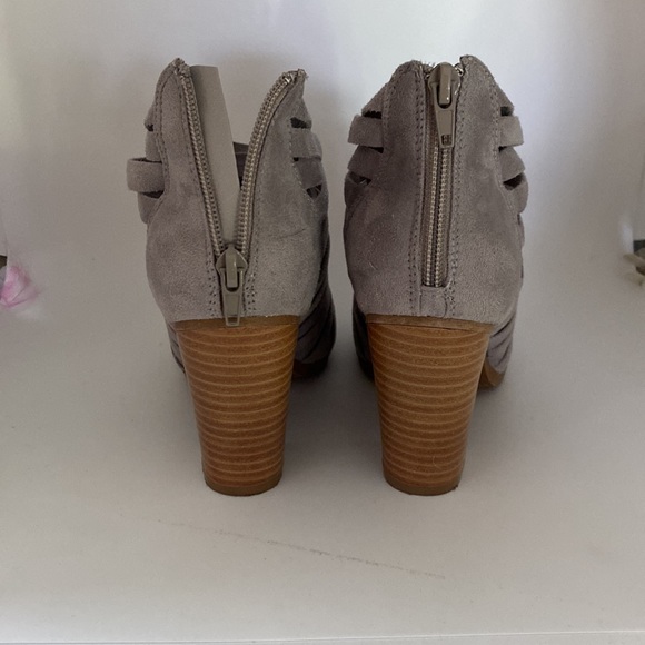 Grey Booties - Picture 3 of 4